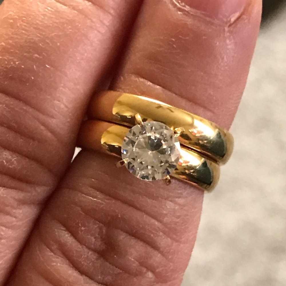 Simulated diamond ring - Picture 2 of 4